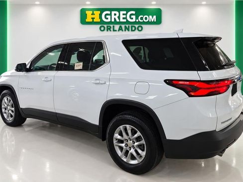 Used 2022 Chevrolet Traverse LS FWD image 2