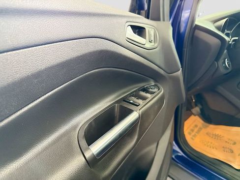 Used 2016 Ford Escape SE image 18