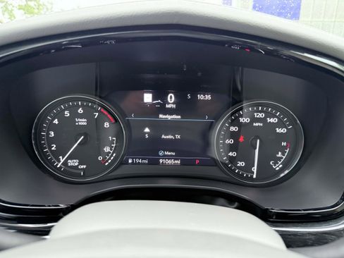 Used 2022 Cadillac XT6 Premium Luxury w/ Technology Package FWD image 22