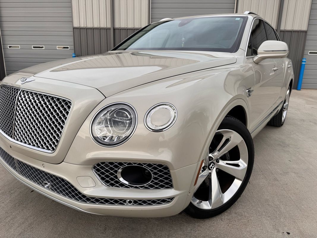 Used 2018 Bentley Bentayga AWD/4WD image 10