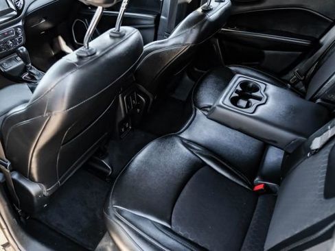 Used 2019 Jeep Compass Altitude image 44