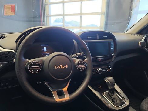 Certified 2024 Kia Soul LX FWD image 19