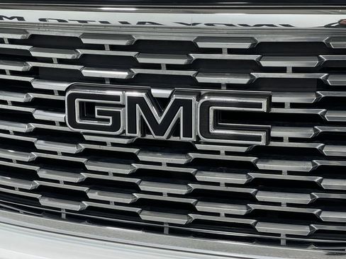 Used 2018 GMC Yukon Denali w/ Denali Ultimate Package image 42