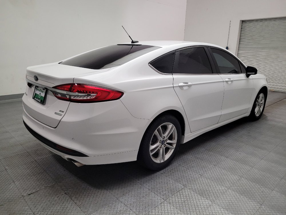 Used 2018 Ford Fusion SE w/ Fusion SE Technology Package FWD image 9
