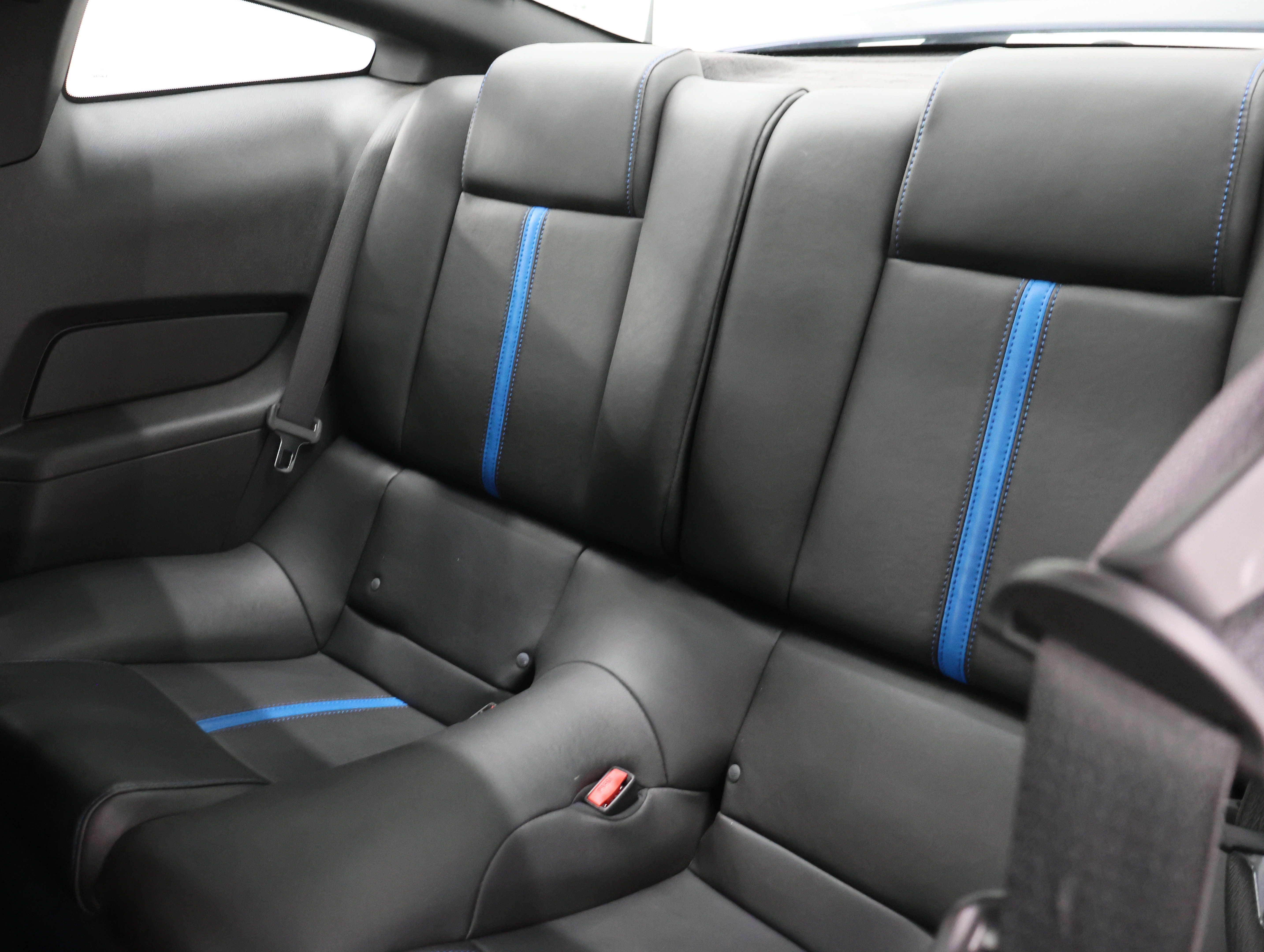 Used 2010 Ford Mustang GT RWD image 9