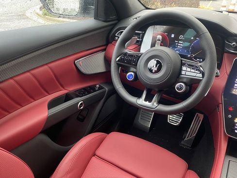 New 2025 Maserati Grecale Trofeo image 42