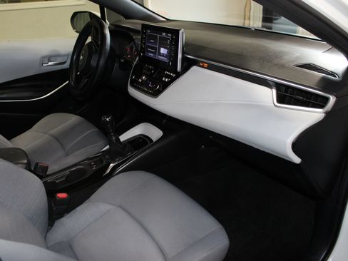 Used 2020 Toyota Corolla SE FWD image 29