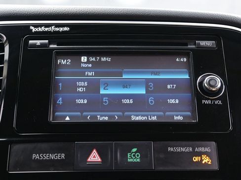 Used 2015 Mitsubishi Outlander SE AWD/4WD image 21
