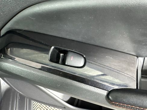 Used 2025 Nissan Altima 2.5 SR image 40