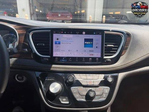 Certified 2022 Chrysler Pacifica Pinnacle AWD/4WD image 19