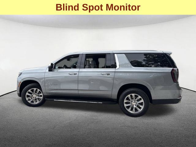 Used 2026 Chevrolet Suburban Premier w/ Sun And Tow Package AWD/4WD image 6