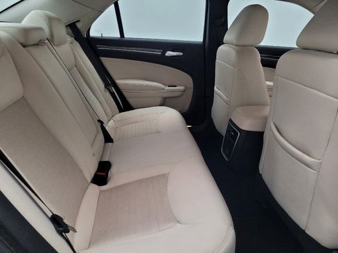 Used 2020 Chrysler 300 Touring image 19