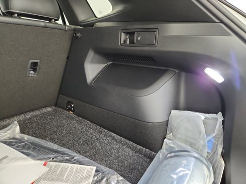 New 2026 Volkswagen Tiguan SE R-Line image 35