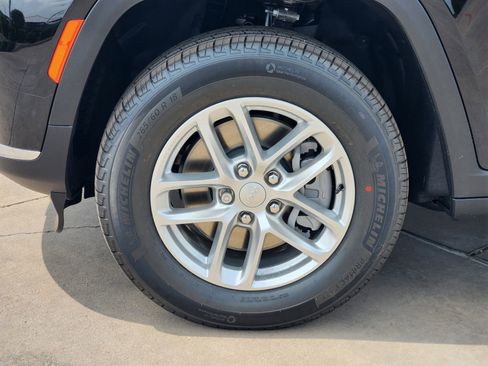 New 2026 Jeep Grand Cherokee L Laredo RWD image 12
