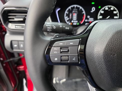 Used 2025 Honda Pilot Touring image 21