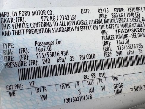 Used 2015 Ford Focus SE w/ SE Cold Weather Package FWD image 10