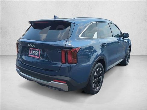 Used 2025 Kia Sorento S FWD image 5