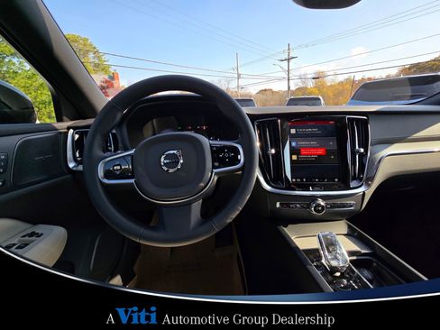 Used 2025 Volvo V60 B5 Cross Country Ultra w/ Protection Package Premier image 11