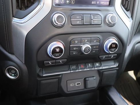 Used 2022 GMC Sierra 1500 Elevation w/ LPO, Elevation Black Package image 17