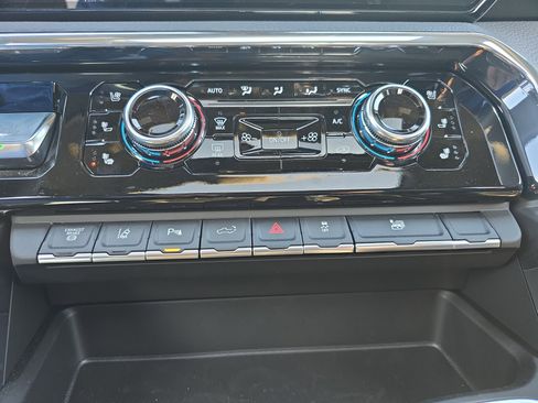 New 2026 GMC Sierra 3500 Denali w/ Technology Package image 29