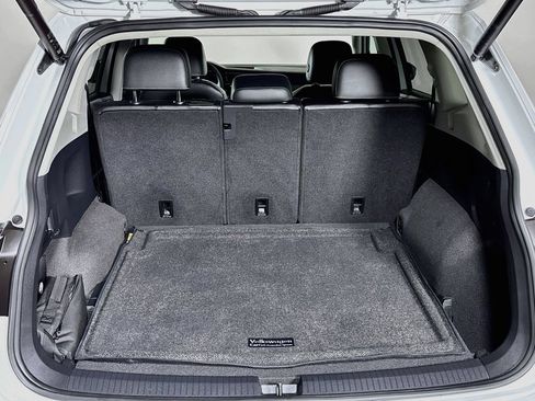 Certified 2024 Volkswagen Tiguan SE w/ Panoramic Sunroof Package AWD/4WD image 22