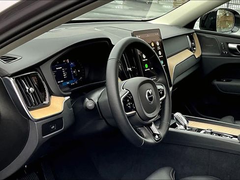 Used 2026 Volvo XC60 B5 Ultra w/ Climate Package image 17