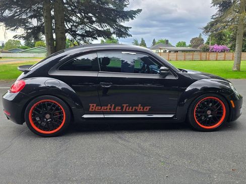 Used 2012 Volkswagen Beetle 2.0T FWD image 7