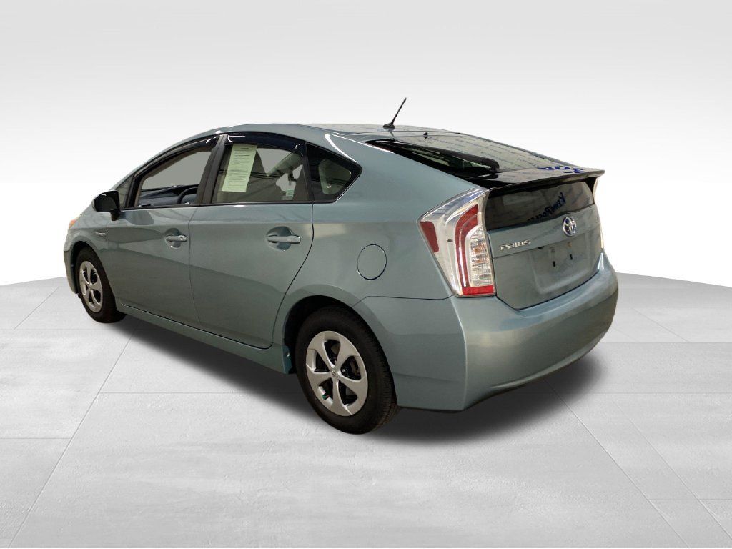 Used 2015 Toyota Prius Two FWD image 2