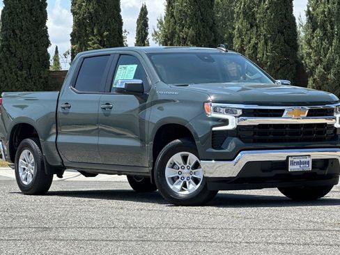 Used 2025 Chevrolet Silverado 1500 LT RWD image 2