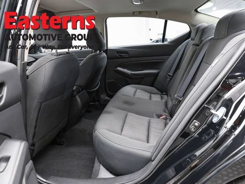 Used 2024 Nissan Altima 2.5 SV w/ SV Premium Package FWD image 21