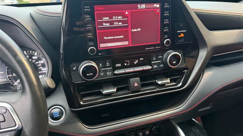 Used 2021 Toyota Highlander XSE AWD/4WD image 32
