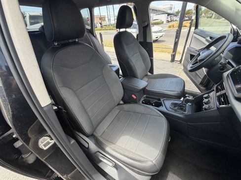 Used 2022 Volkswagen Taos SE FWD image 28