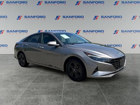 Used 2021 Hyundai Elantra SEL FWD image 7