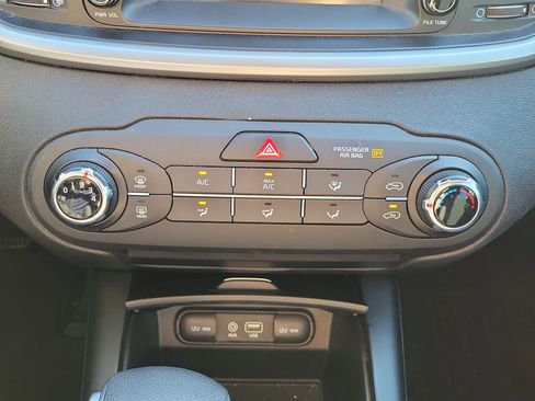 Used 2020 Kia Sorento AWD V6 image 33