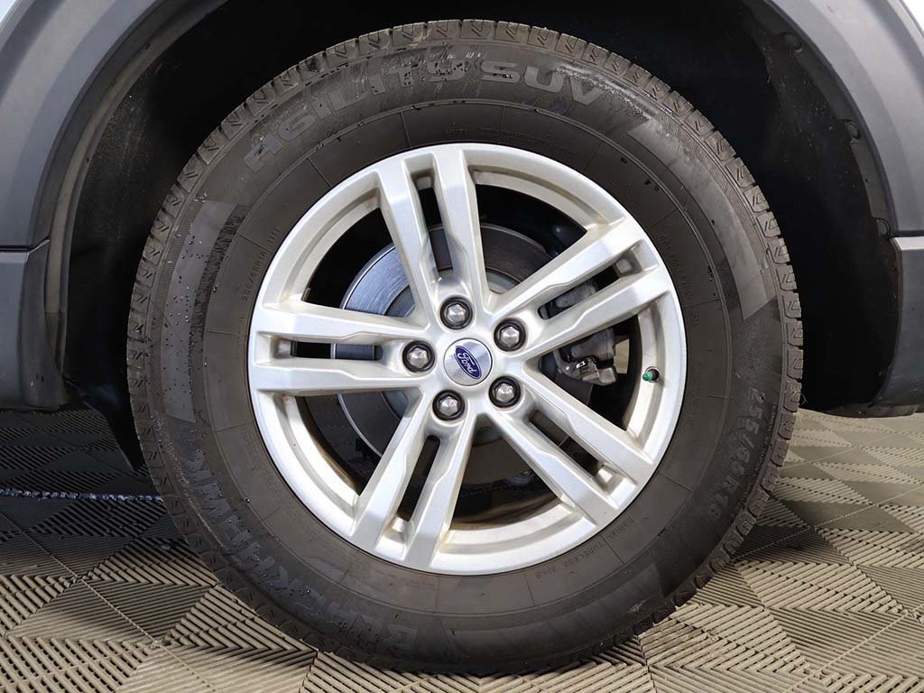 Used 2022 Ford Explorer XLT w/ Equipment Group 202A AWD/4WD image 19