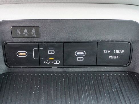 Used 2025 Hyundai Kona SEL image 24