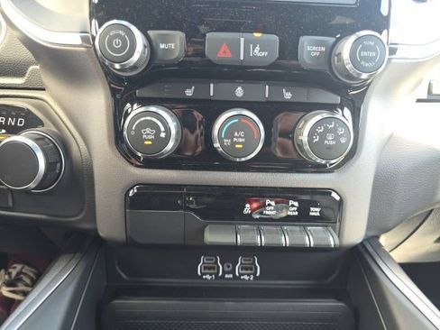 New 2026 RAM 1500 4x4 Crew Cab image 21