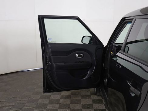 Used 2014 Kia Soul FWD image 13