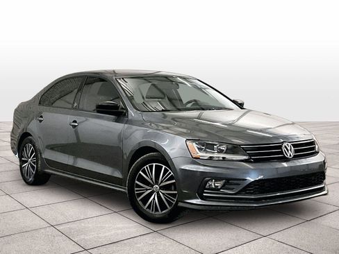 Used 2018 Volkswagen Jetta Wolfsburg Edition FWD image 2