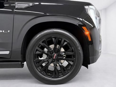 Used 2025 GMC Yukon Denali Ultimate AWD/4WD image 8