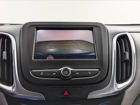 Used 2020 Chevrolet Equinox LS image 28