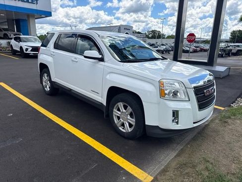 Used 2015 GMC Terrain SLE AWD/4WD image 1