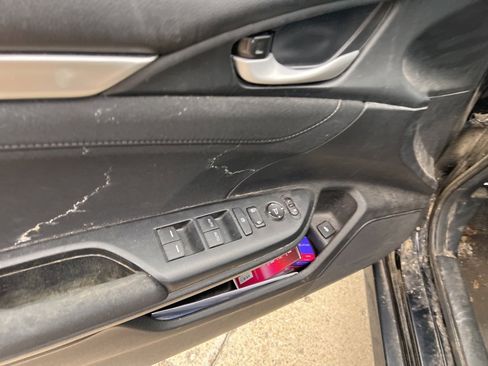 Used 2019 Honda Civic EX image 14