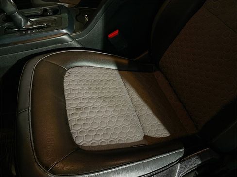 Used 2020 Chevrolet Colorado Z71 image 18