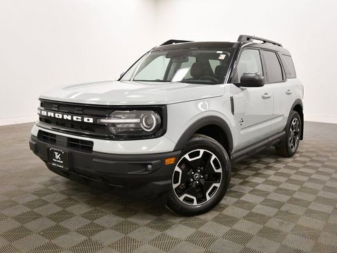 Used 2024 Ford Bronco Sport Outer Banks w/ Tech Package image 2