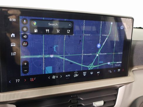 Used 2025 Ford Explorer Active w/ Active Comfort Package image 7