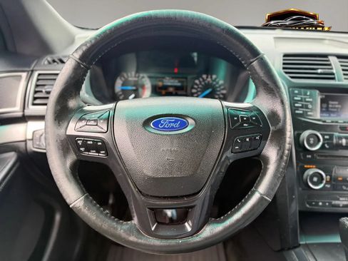 Used 2016 Ford Explorer XLT AWD/4WD image 25