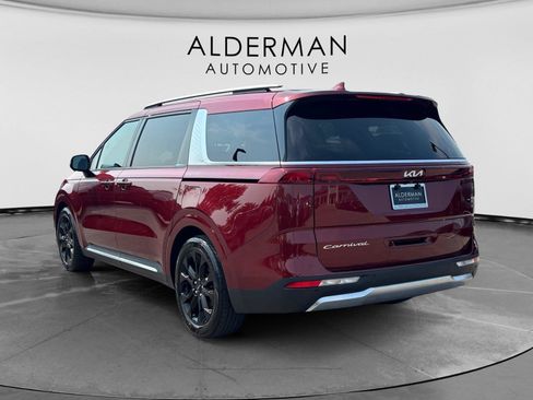 Used 2022 Kia Carnival SX FWD image 3
