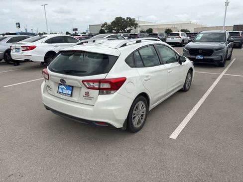 Used 2017 Subaru Impreza 2.0i Premium image 5