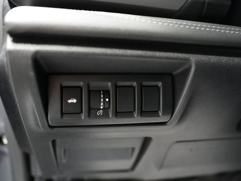 Used 2020 Subaru Legacy Limited image 12